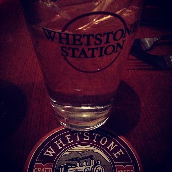 Foto tirada no(a) Whetstone Station Restaurant and Brewery por JP S. em 2/17/2013