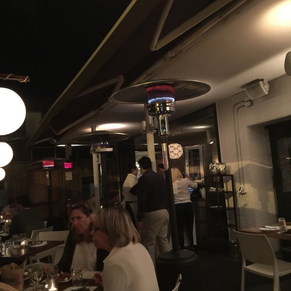 Das Foto wurde bei Barcelona Wine Bar - West Hartford von Doni A. am 11/4/2015 aufgenommen