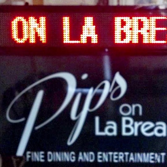 Photo prise au Pip&#39;s On Labrea par Derrick P. le10/28/2012