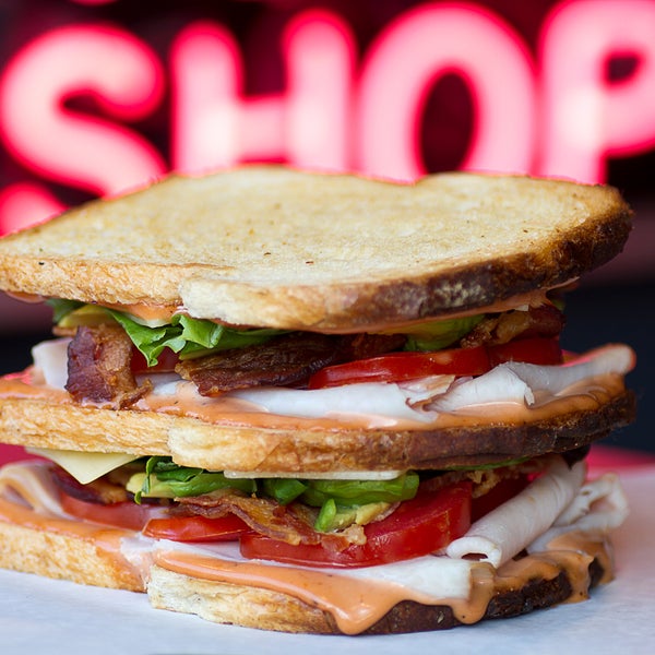 11/13/2014 tarihinde The Sandwich Shopziyaretçi tarafından The Sandwich Shop'de çekilen fotoğraf