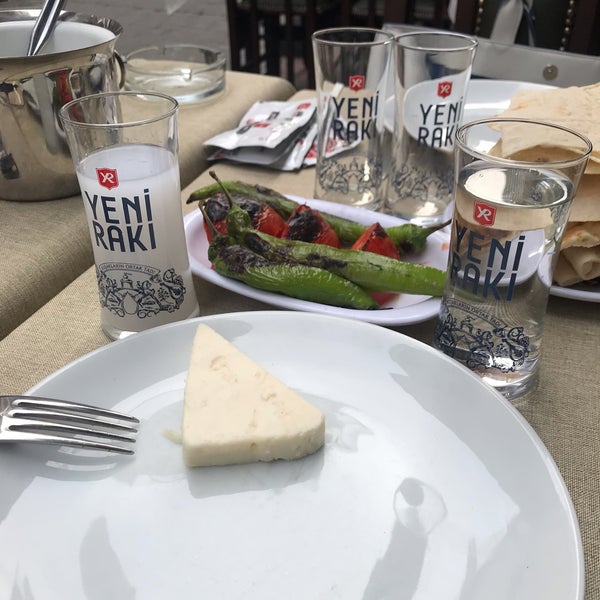 Снимок сделан в Eski Babel Ocakbaşı Restaurant пользователем Emrah Ö. 7/10/2019