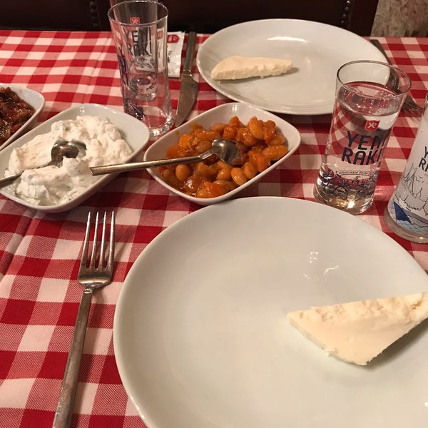 Photo taken at Eski Babel Ocakbaşı Restaurant by Emrah Ö. on 3/20/2019