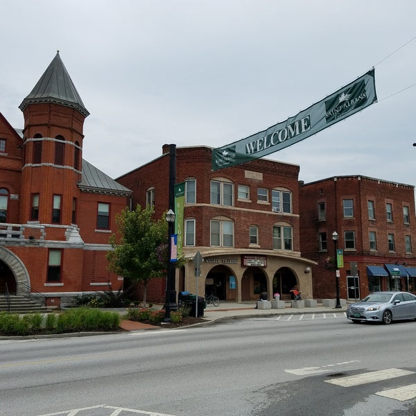 Welden Theatre Indie Movie Theater in Saint Albans