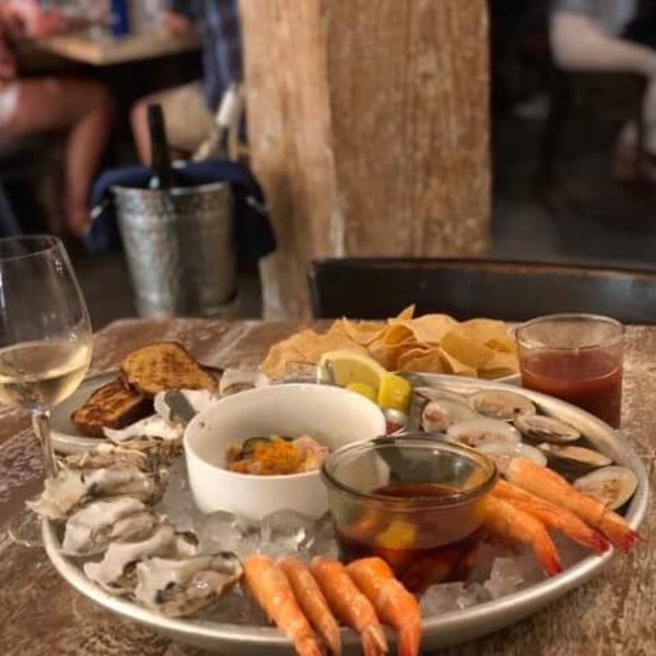 The fountain, grill oysters, mussels, fish dip and the service it’s incredible!! Ask for Jeff 🤗👌