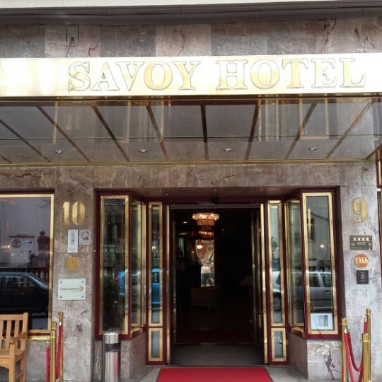 Das Foto wurde bei Hotel Savoy Berlin von İbrahim T. am 3/24/2014 aufgenommen