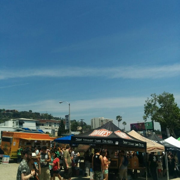 Photo taken at LA Vegan Beer &amp; Food Festival by Dan P. on 5/17/2014