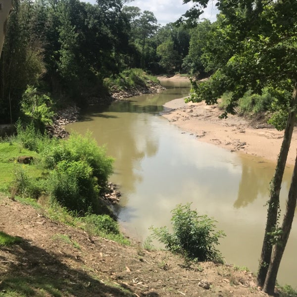 Photo prise au Brenner&#39;s on the Bayou par Yoyis M. le6/5/2018