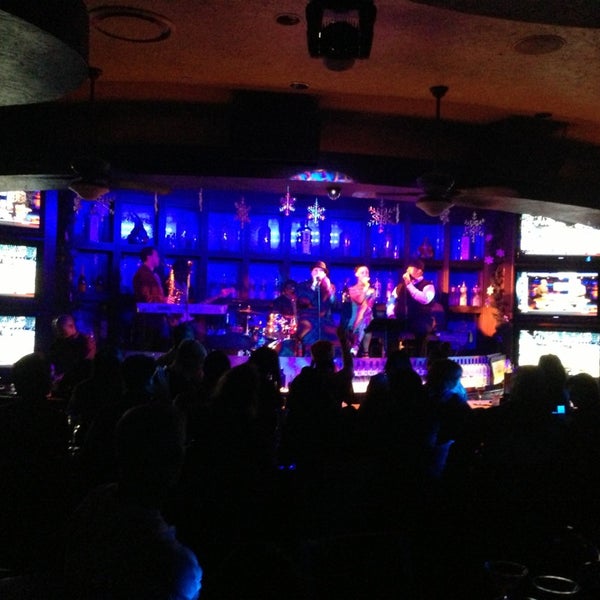 รูปภาพถ่ายที่ Blue Martini Lounge โดย Matt W. เมื่อ 12/24/2012