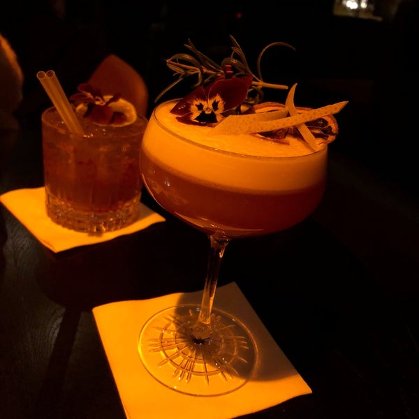 Foto tomada en Bijou Cocktail Bar  por Inge B. el 1/20/2018