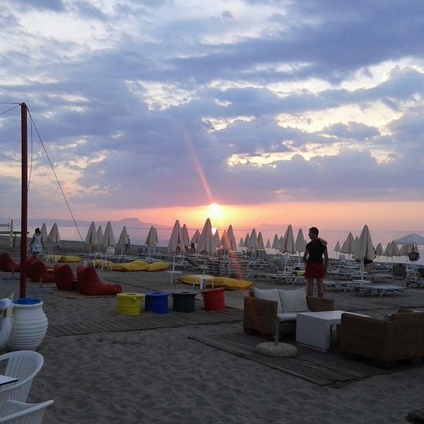 Foto scattata a Baja Beach Club da Baja Beach Club il 6/15/2014