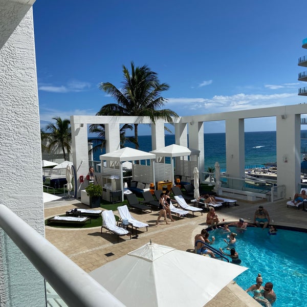 Foto diambil di Hilton Fort Lauderdale Beach Resort oleh Ingrid L. pada 10/11/2021