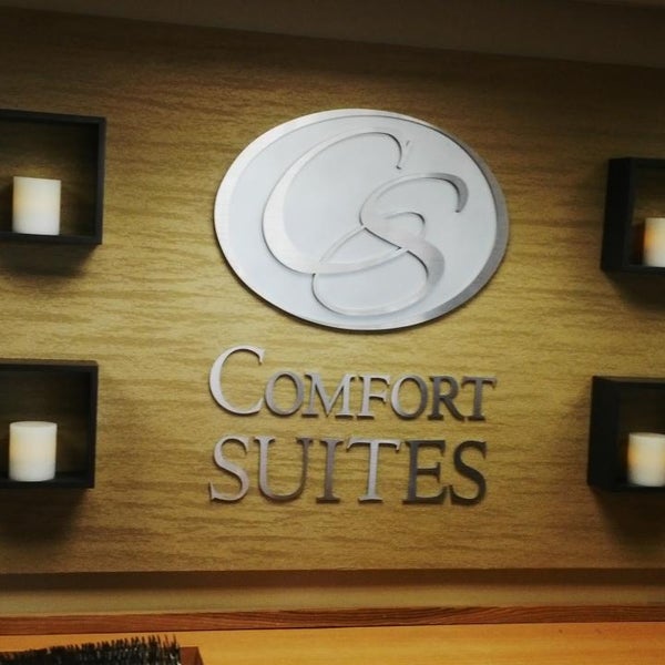 Foto tirada no(a) Comfort Suites por Morales E. em 9/26/2014