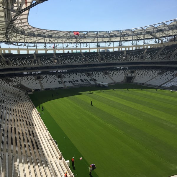 Foto tirada no(a) Tüpraş Stadyumu por Zerin T. em 3/31/2016