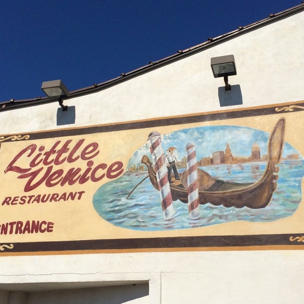 Das Foto wurde bei Little Venice Restaurant von Eric C. am 7/5/2014 aufgenommen