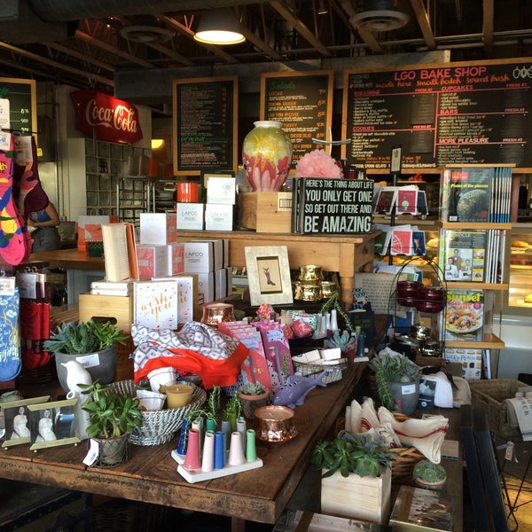 3/2/2015 tarihinde Eric C.ziyaretçi tarafından La Grande Orange Grocery &amp; Pizzeria'de çekilen fotoğraf