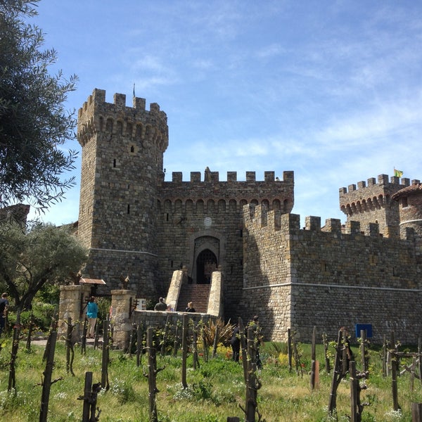 Foto tirada no(a) Castello di Amorosa por Eric C. em 4/13/2013