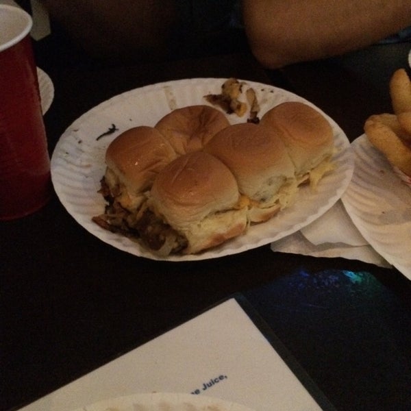 4/18/2014にJared B.が123 Burger Shot Beerで撮った写真