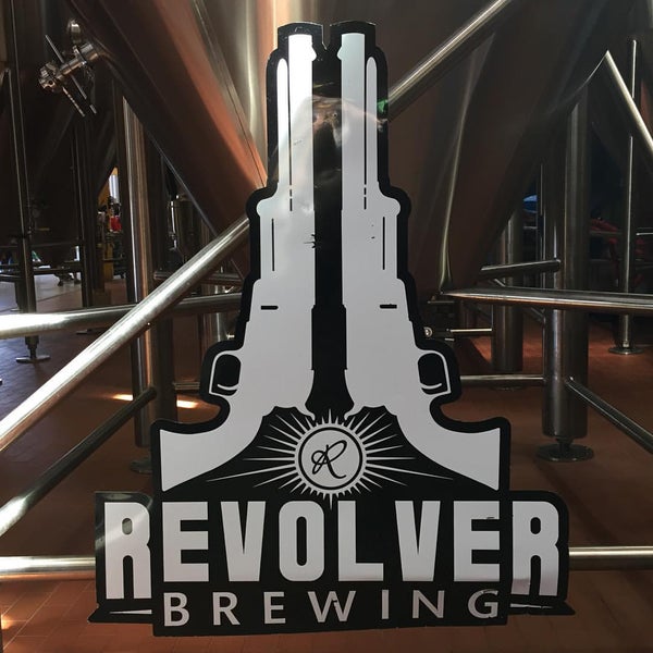Foto scattata a Revolver Brewing da Scott D. il 10/3/2015