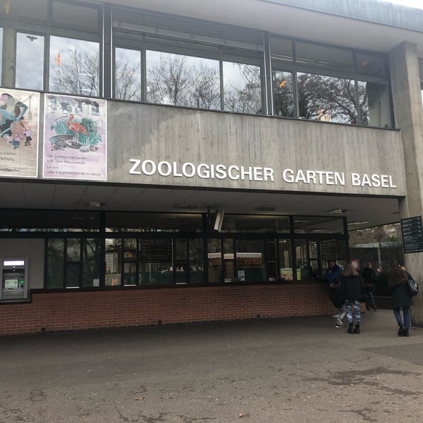 รูปภาพถ่ายที่ Zoo Basel โดย yRa G. เมื่อ 1/3/2020