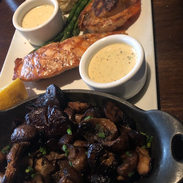 Photo taken at Devon Seafood &amp; Steak by yRa G. on 9/14/2019