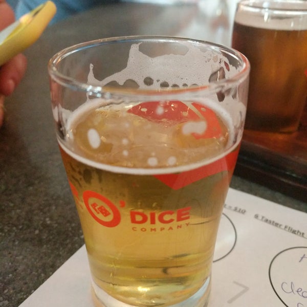 Foto diambil di Pair O&#39; Dice Brewing Company oleh Dan P. pada 4/27/2018