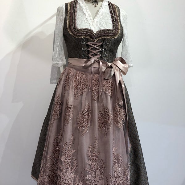 photos at leder fischer boutique in hackenviertel