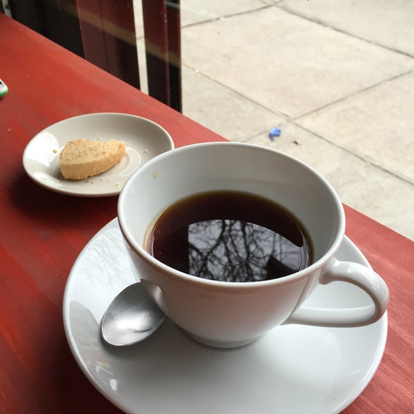 Das Foto wurde bei Absolute Coffee von Tudor L. am 1/21/2015 aufgenommen