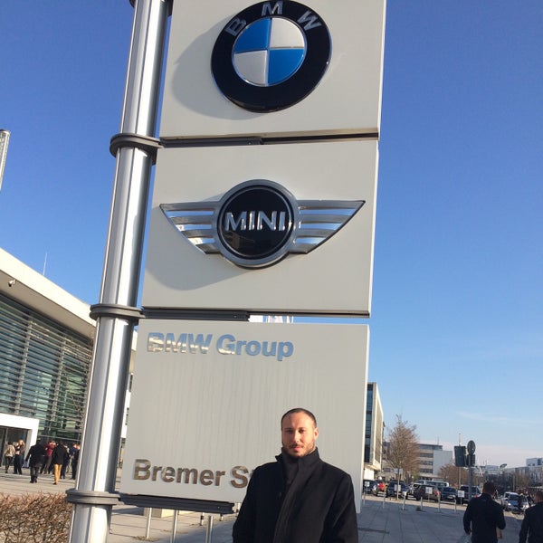 Foto tomada en BMW Group Informationstechnologiezentrum (ITZ)  por Utku Y. el 12/8/2015