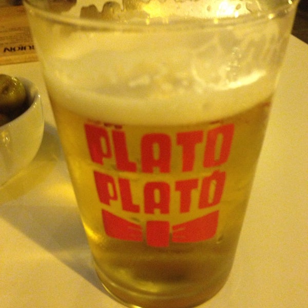 Photo taken at Plato Plató by Miguel P. on 9/23/2014