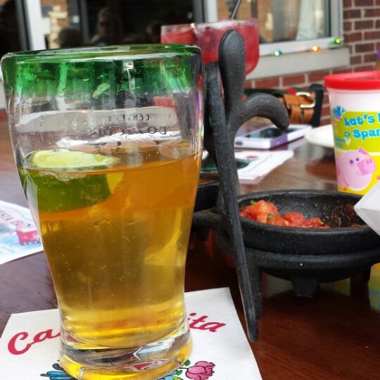 6/8/2013 tarihinde Brian D.ziyaretçi tarafından Casa Bonita Mexican Restaurant &amp; Tequila Bar'de çekilen fotoğraf