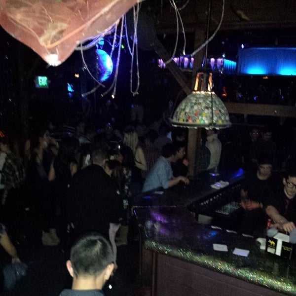 1/11/2014 tarihinde Allier Z.ziyaretçi tarafından Holy Cow Nightclub'de çekilen fotoğraf