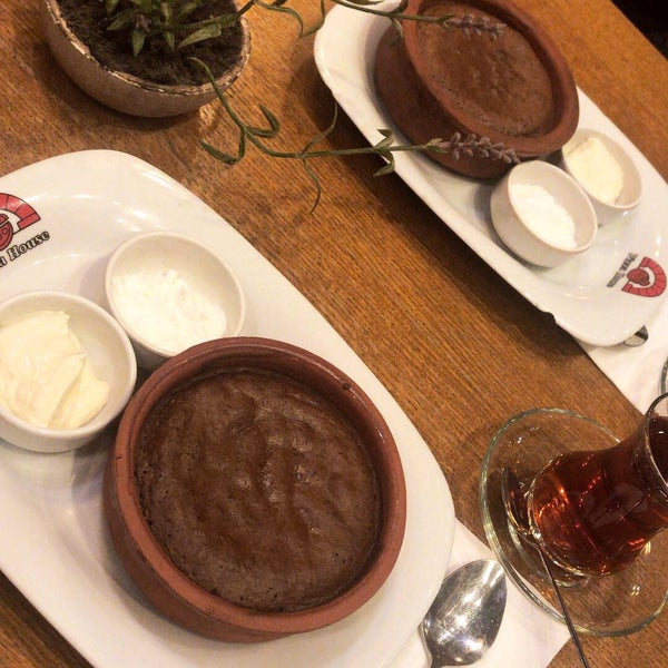 Foto diambil di Pizza House &amp; Coffee Corner oleh Şüheda Ç. pada 2/20/2019
