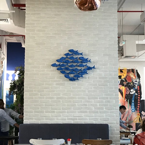 Foto scattata a Deniz Restaurant &amp; Cafe da Tugce🐾🐾🐾 G. il 11/15/2019