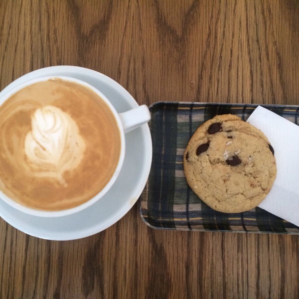 10/1/2015にEsther C.がBurly Coffeeで撮った写真