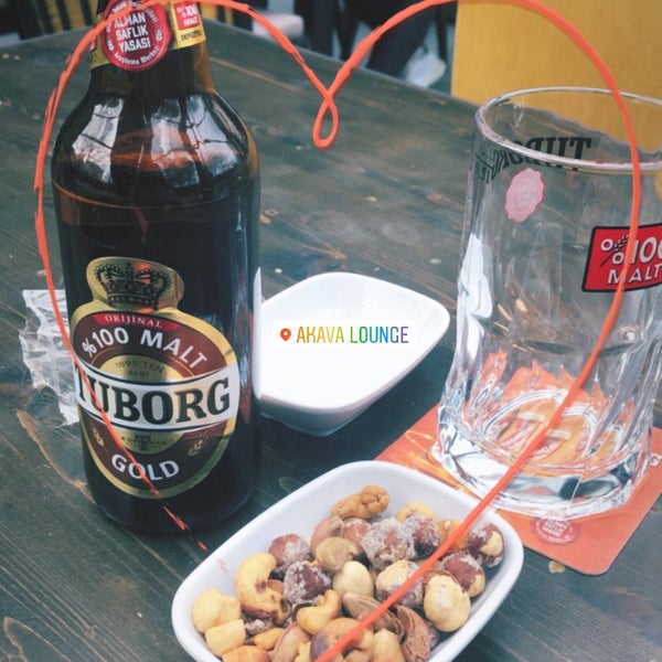 Foto tirada no(a) Akava Lounge Food &amp; Drink por 😋Buket Ç. em 3/28/2022