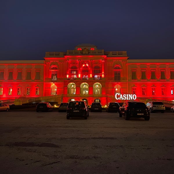 Foto scattata a Casino Salzburg da Justin H. il 11/20/2019
