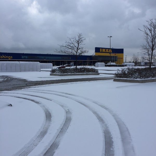 Das Foto wurde bei IKEA Vaughan von Troy P. am 1/12/2016 aufgenommen