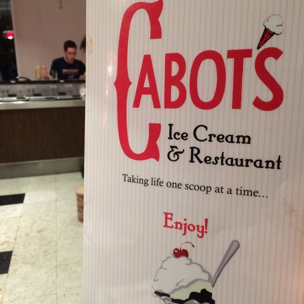 Photo taken at Cabot&#39;s Ice Cream &amp; Restaurant by Rhea B. on 8/17/2014