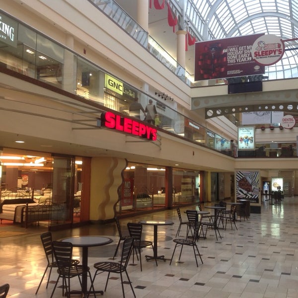 Merchant Mix Is King At Roosevelt Field Mall