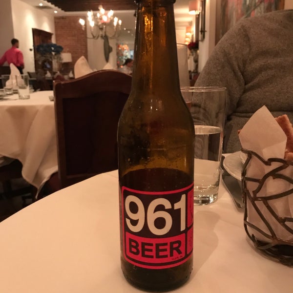 10/9/2018 tarihinde Weifang Z.ziyaretçi tarafından Almayass Restaurant NYC'de çekilen fotoğraf