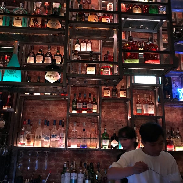 10/6/2018에 Weifang Z.님이 The Maze Bar + Eatery에서 찍은 사진