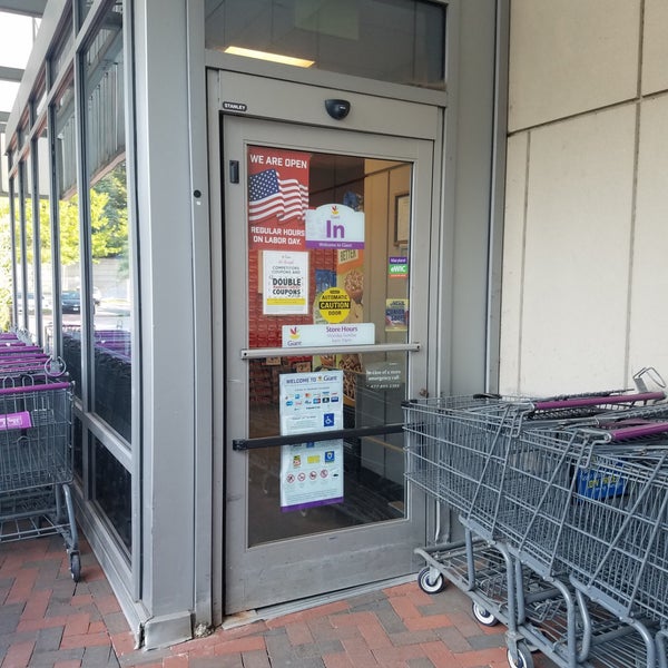 Giant Food (Now Closed) - Grocery Store