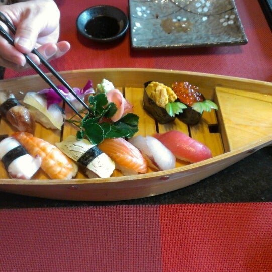 Foto diambil di Kissho 吉祥 Japanese Restaurant oleh Madi pada 5/11/2014