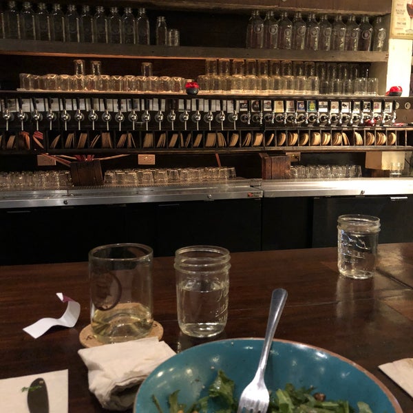 5/12/2018 tarihinde Valeria K.ziyaretçi tarafından Jamber Wine Pub'de çekilen fotoğraf
