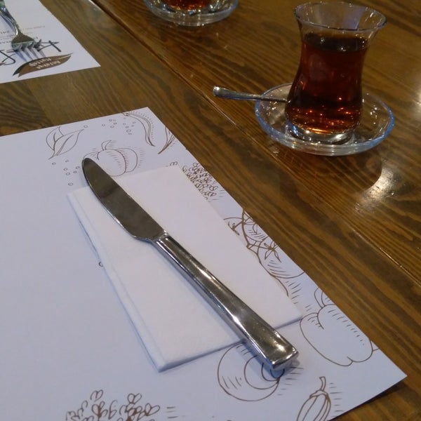 Foto tomada en Knafe Restaurant  por 💀LP Ş. el 6/24/2018