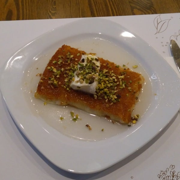 6/24/2018에 💀LP Ş.님이 Knafe Restaurant에서 찍은 사진