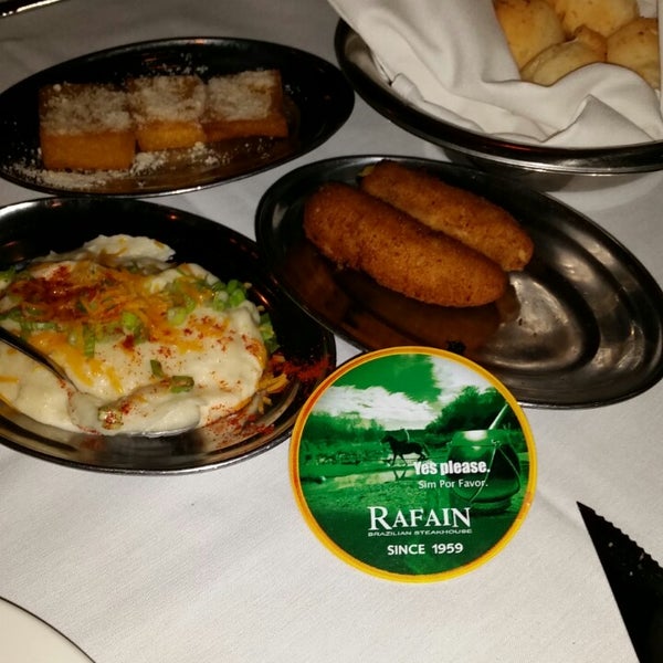 Foto diambil di Rafain Brazilian Steakhouse oleh Baochau T. pada 6/6/2014