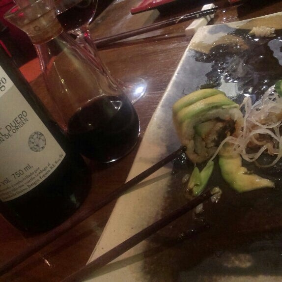 Photo taken at Kynoto Sushi Bar by Josias V. on 4/2/2014