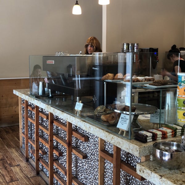 Photo taken at Aharon Coffee &amp; Roasting Co. by Eng.Muneerah . on 9/4/2018
