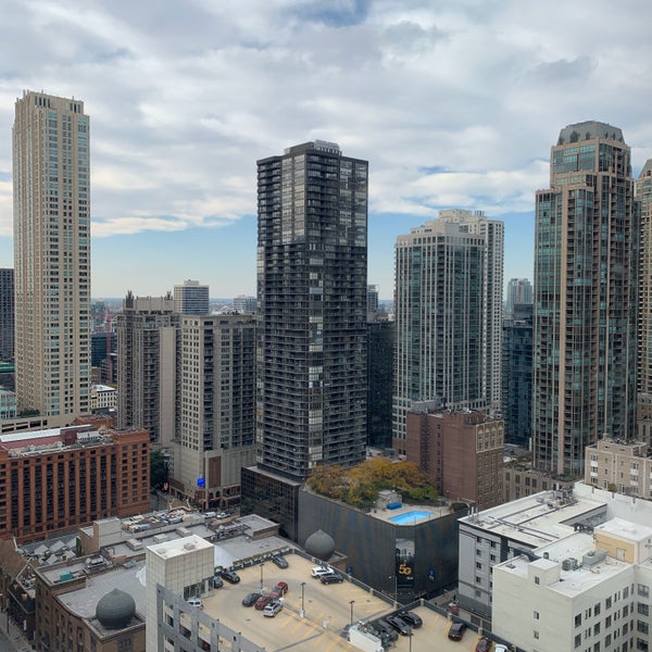 Photo taken at Chicago Marriott Downtown Magnificent Mile by Gary O. on 10/25/2019